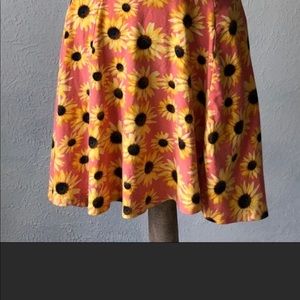 Medium LA hearts Pacsun sunflower skirt
